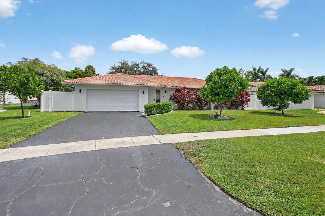 20833 Sonrisa Way in Boca Raton, FL - Building Photo