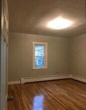 1106 W Rock Spring Rd in Greenville, NC - Building Photo - Building Photo