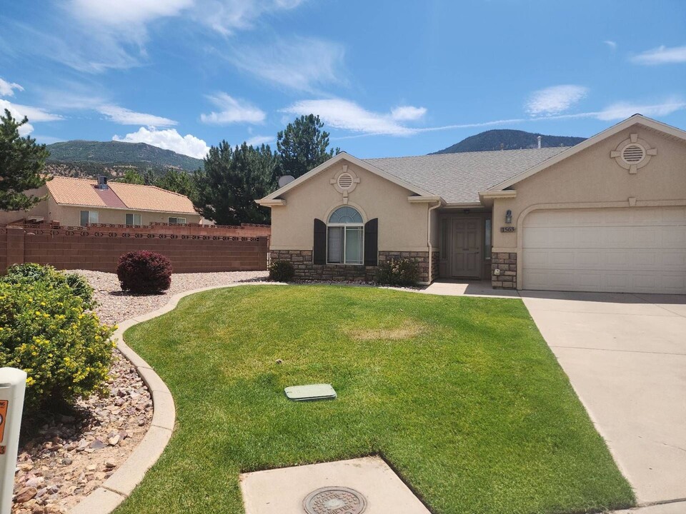 1563 Southern View Dr in Cedar City, UT - Building Photo