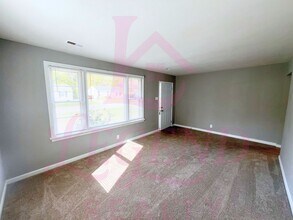 31 McNulty Dr in Florissant, MO - Building Photo - Building Photo