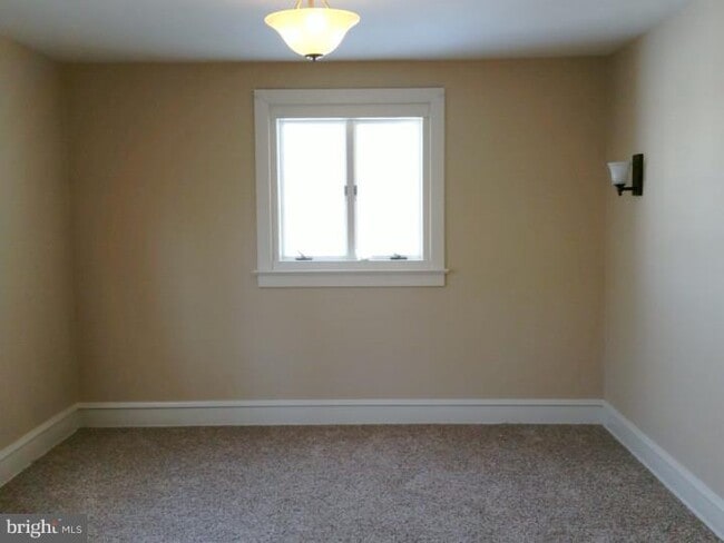 329 N Main St in Telford, PA - Building Photo - Building Photo