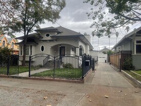 52 S 10th St in San Jose, CA - Building Photo