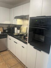 16421 Blatt Blvd in Weston, FL - Building Photo - Building Photo
