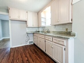 2011 Staunton Rd in Cleveland Heights, OH - Building Photo - Building Photo