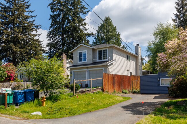 11534 39th Ave NE in Seattle, WA - Building Photo - Building Photo