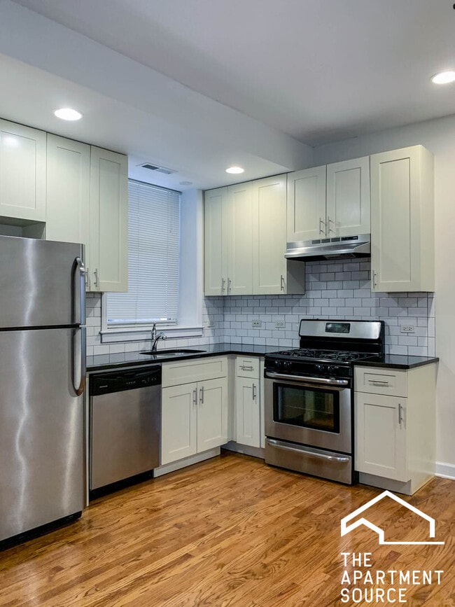 849 W Cornelia Ave, Unit 1S in Chicago, IL - Building Photo - Building Photo