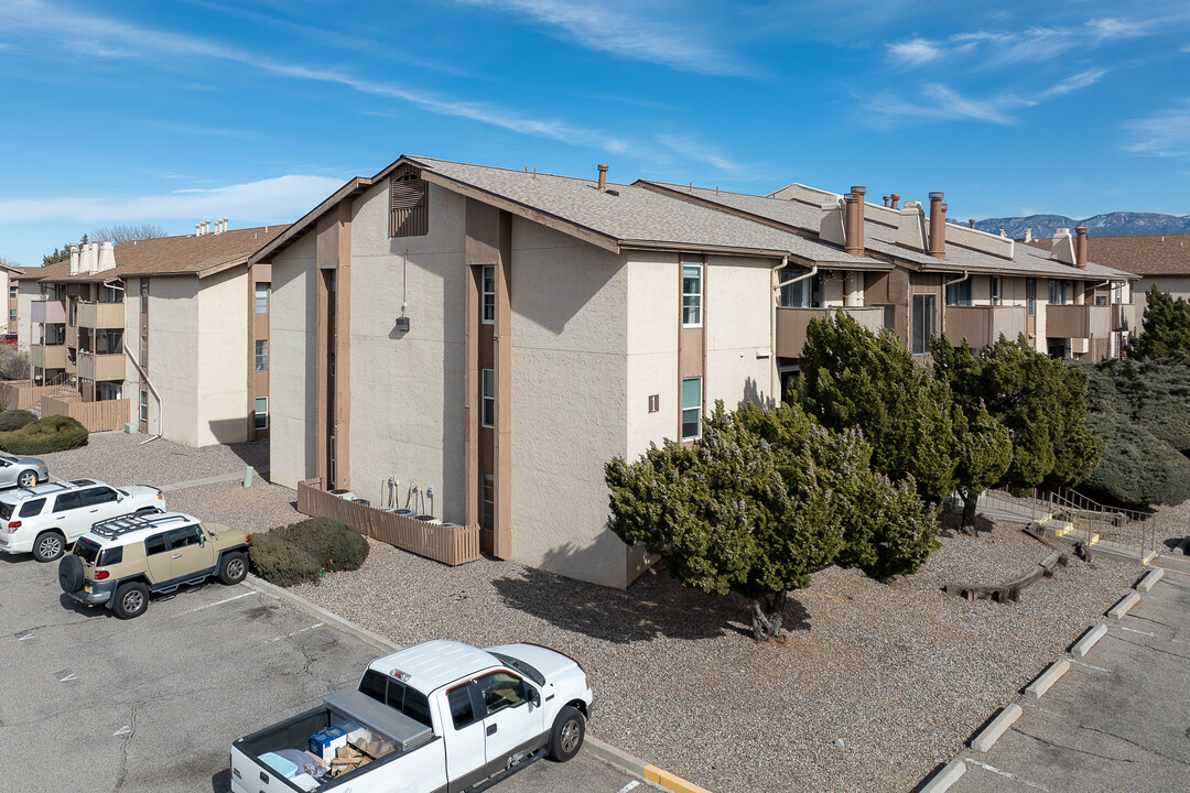 Hillcrest Park in Albuquerque, NM - Foto de edificio