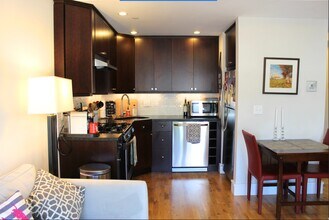 126 Charles St in Cambridge, MA - Building Photo - Building Photo