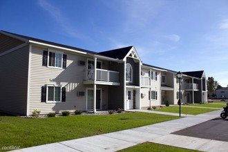 Pine Meadow Apartments in Alpena, MI - Foto de edificio - Building Photo