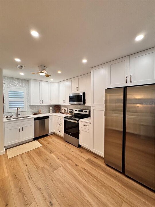 5623 Midnight Pass Rd in Sarasota, FL - Building Photo