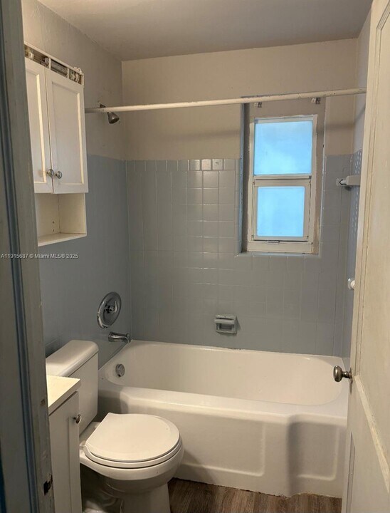 970 SW 7th St in Miami, FL - Building Photo