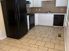 1900 Dover St in Norman, OK - Building Photo - Building Photo