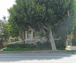 9554 W Olympic Blvd in Beverly Hills, CA - Building Photo - Building Photo