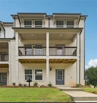 400 Elise Wy in Lawrenceville, GA - Building Photo