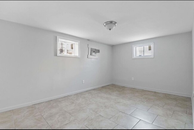 35 McAdoo Ave in Jersey City, NJ - Building Photo - Building Photo