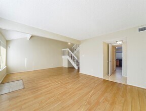 10328 Cook Rd in Houston, TX - Foto de edificio - Building Photo