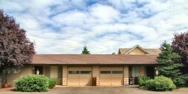 Cornelius Pass Haus Apartments and Land