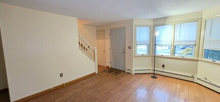 23 Mill St in Broad Brook, CT - Foto de edificio - Building Photo