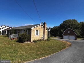 3290 Shawnee Dr in Winchester, VA - Building Photo - Building Photo