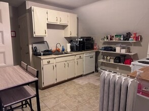 8 Charnwood Rd, Unit 3 in Somerville, MA - Building Photo - Building Photo