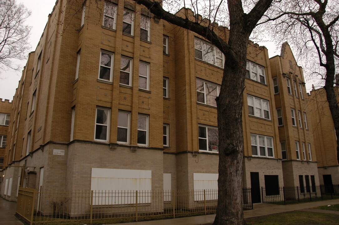 8045-8055 S Manistee Ave in Chicago, IL - Foto de edificio