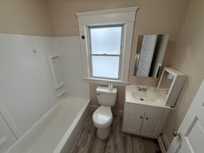 2925 Seneca Ave in Lorain, OH - Foto de edificio - Building Photo