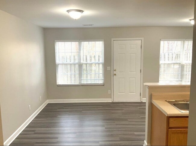 7982 Castle Pointe Way in Pensacola, FL - Foto de edificio - Building Photo