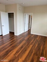 1027 Doreen Pl-Unit -Apt C in Los Angeles, CA - Building Photo - Building Photo