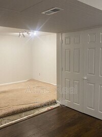 8170 Centrebridge Dr photo'