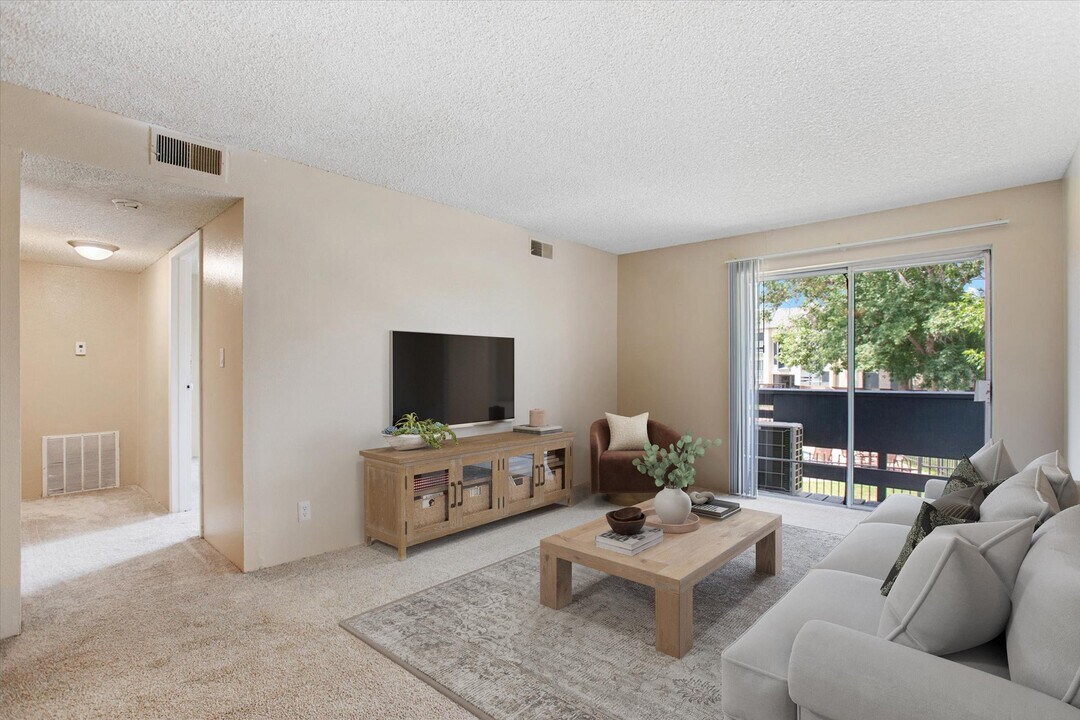 Montebello Gardens in Colorado Springs, CO - Foto de edificio