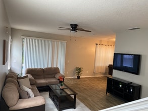 1737 Royal Ridge Dr in Davenport, FL - Building Photo - Building Photo