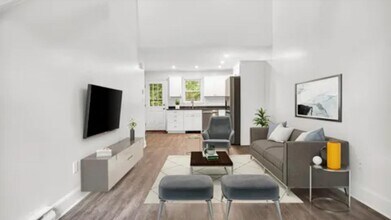 7 Nottingham Dr in Saco, ME - Building Photo - Building Photo