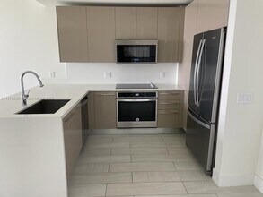 2000 Metropica Way, Unit 1902 in Sunrise, FL - Building Photo - Building Photo