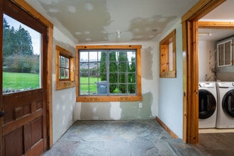 17562 W Big Lake Blvd in Mount Vernon, WA - Building Photo - Building Photo