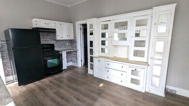 1450 Clinton St in Muskegon, MI - Building Photo - Building Photo