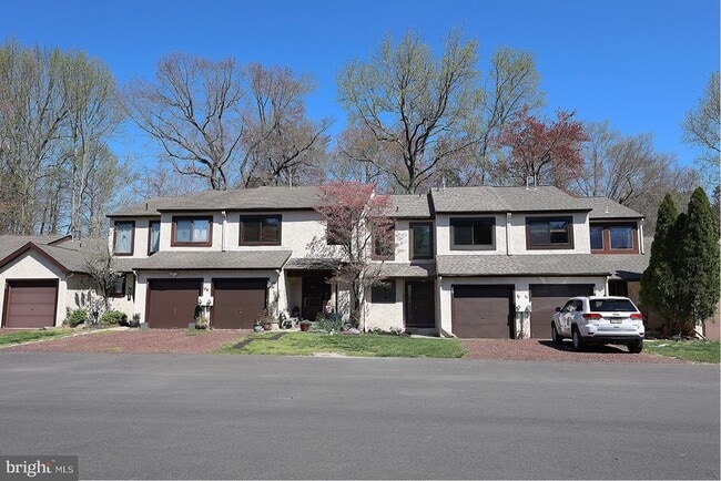 property at 49 5 Crown Royal Cir