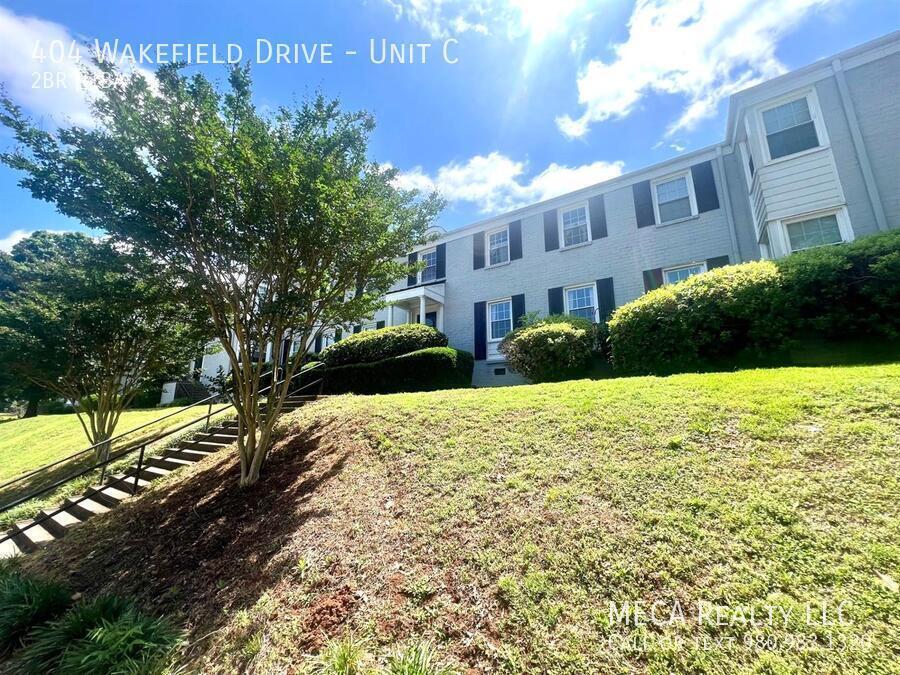 404 Wakefield Dr in Charlotte, NC - Building Photo