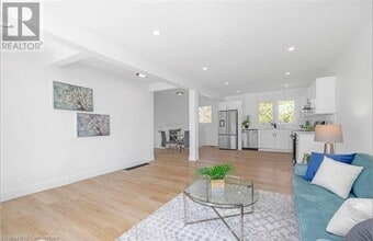 1029 Shepherds Dr in Burlington, ON - Building Photo - Building Photo
