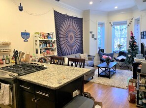 5 Wigglesworth St, Unit 2 in Boston, MA - Foto de edificio - Building Photo