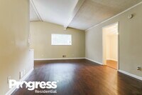 2351 Pinewood Dr photo'