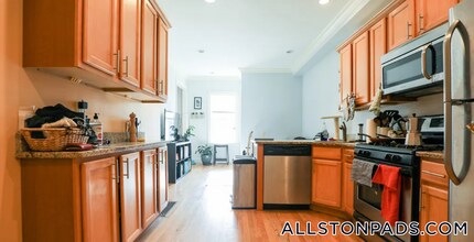 27 Lothrop St, Unit 2 in Boston, MA - Building Photo - Building Photo