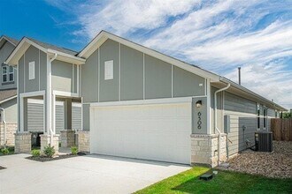 6506 Marsh Ln in Buda, TX - Building Photo - Building Photo