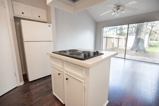 13314 Ravensway Dr in Cypress, TX - Foto de edificio - Building Photo