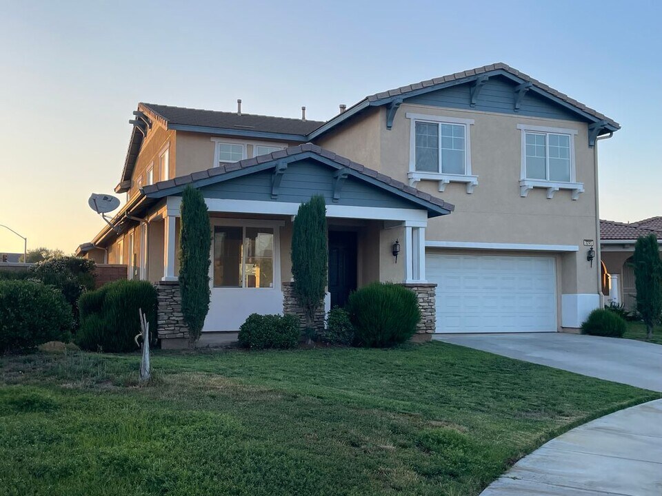 3245 Tumbleweed Rd in Hemet, CA - Building Photo