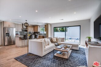 13026 Calvert St in Los Angeles, CA - Building Photo - Building Photo