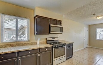 3834 Cirrus Ave in Las Vegas, NV - Building Photo - Building Photo
