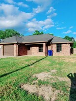 210 Elm St in Winona, TX - Building Photo