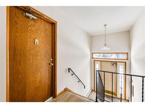 2740 Xylon Ave N in Minneapolis, MN - Foto de edificio - Building Photo