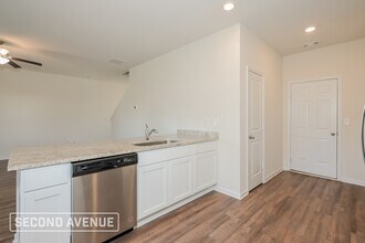 726 Woody Dr in Monroe, GA - Foto de edificio - Building Photo