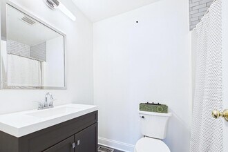 764 Cherry Creek Dr in Grayslake, IL - Building Photo - Building Photo